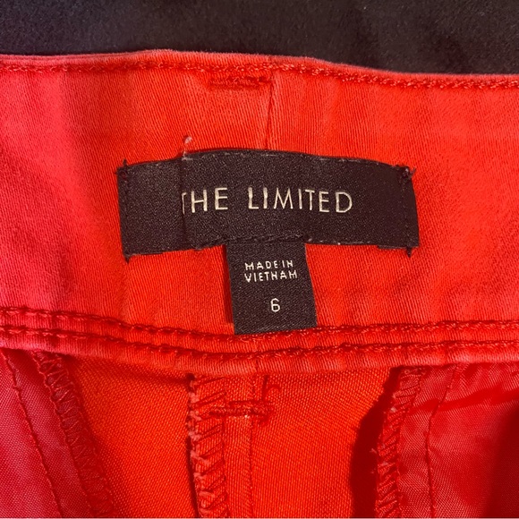 The limited tailored harvest red shorts size 6. - Picture 2 of 6